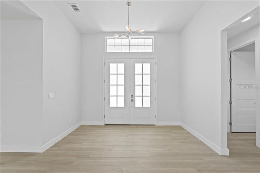 Spacious, unfurnished interior of a new home in , Englewood (Image 11).
