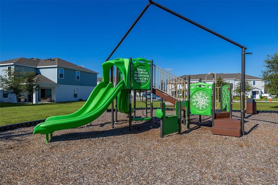 Community amenities in , Davenport (Image 37).