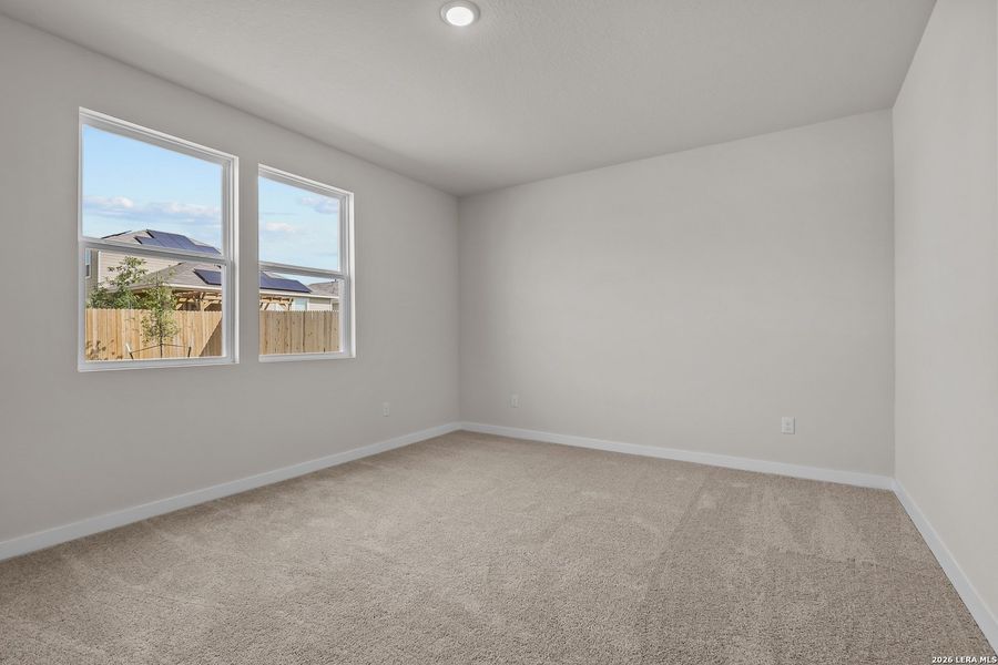 Spacious, unfurnished interior of a new home in Mesa Vista, San Antonio (Image 22).