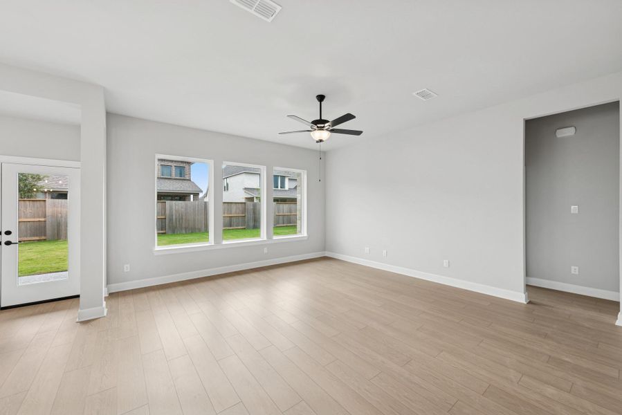 Spacious, unfurnished interior of a new home in Meridiana 55' Homesites, Manvel (Image 25).