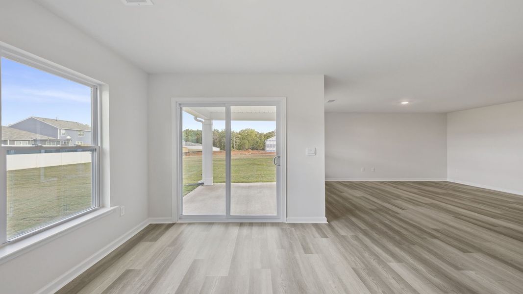 Spacious, unfurnished interior of a new home in Cascade Point, Seneca (Image 21).