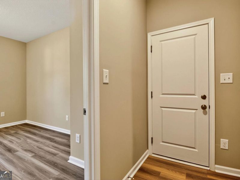 Spacious, unfurnished interior of a new home in Ivy Glen, Perry (Image 14).