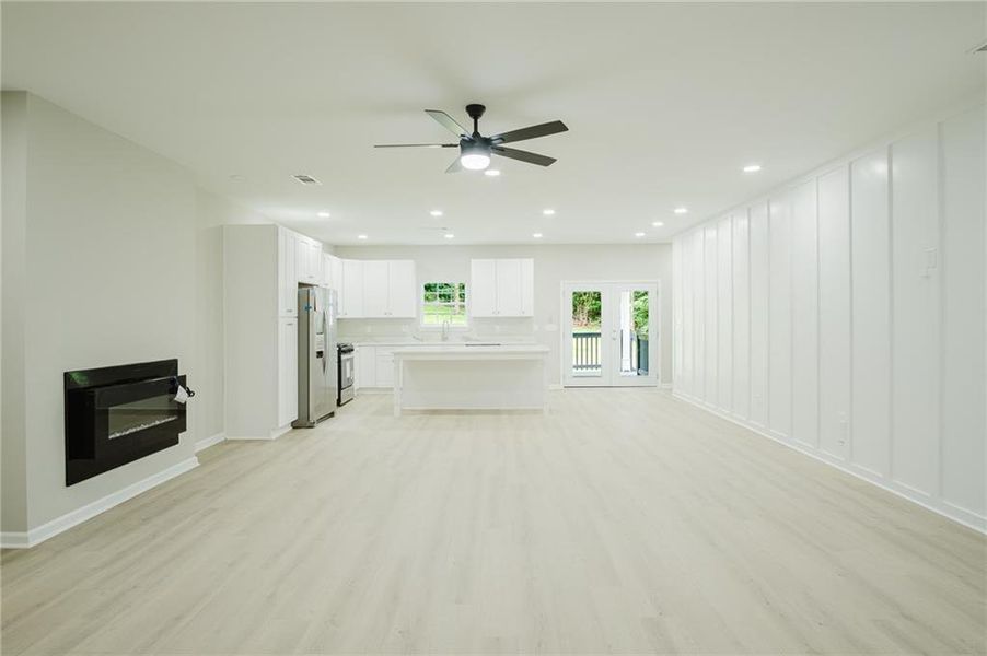 Spacious, unfurnished interior of a new home in , Stockbridge (Image 15).
