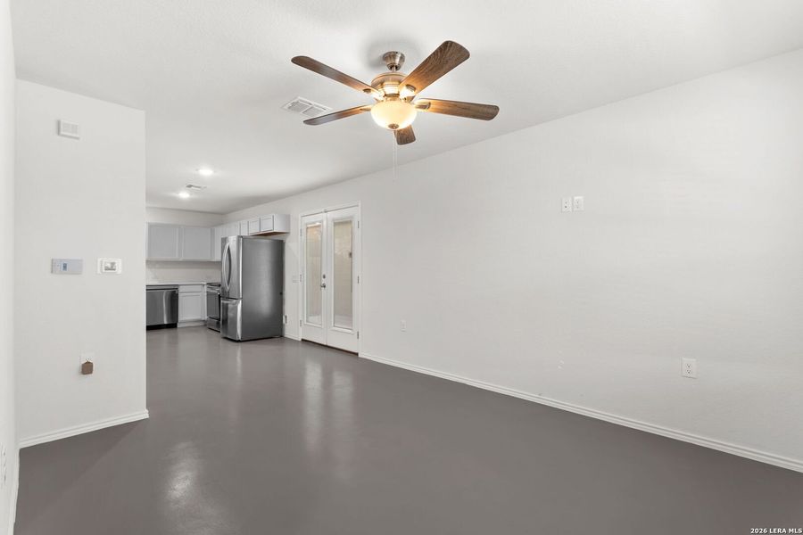 Spacious, unfurnished interior of a new home in , San Antonio (Image 15).