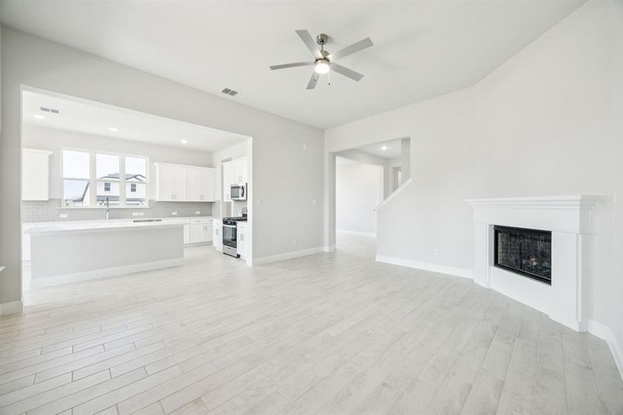 Spacious, unfurnished interior of a new home in Bellagio, Forney (Image 11). Spacious, unfurnished interior of a new home in Bellagio, Forney (Image 11).