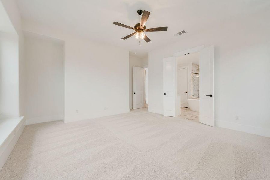 Spacious, unfurnished interior of a new home in Silverleaf Estates in Frisco, Frisco (Image 27).