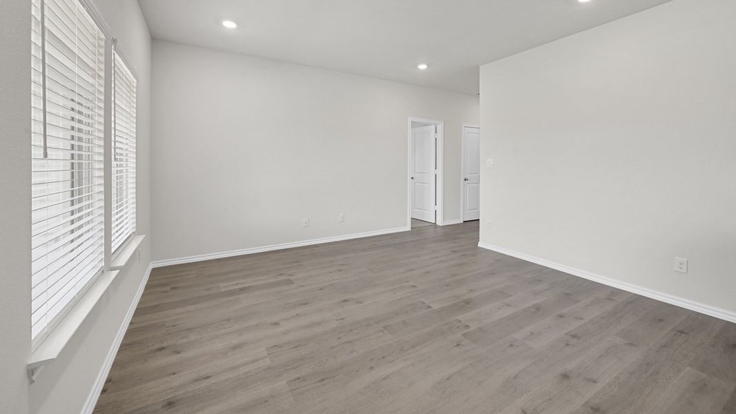 Spacious, unfurnished interior of a new home in Blaire Lake, Tyler (Image 12). Spacious, unfurnished interior of a new home in Blaire Lake, Tyler (Image 12).