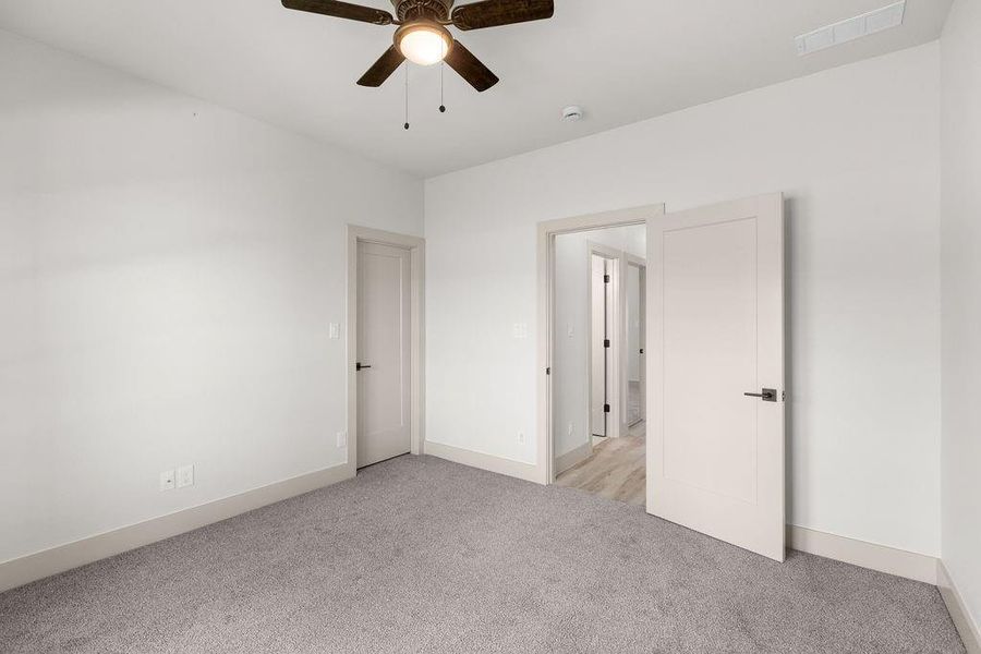 Spacious, unfurnished interior of a new home in , Whitesboro (Image 27).