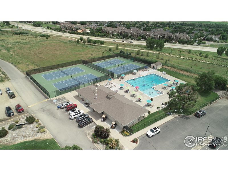 Fox Hill Pool and Tennis Courts