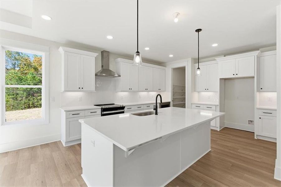 Furnished interior view inside a new home in , Waleska (Image 9).