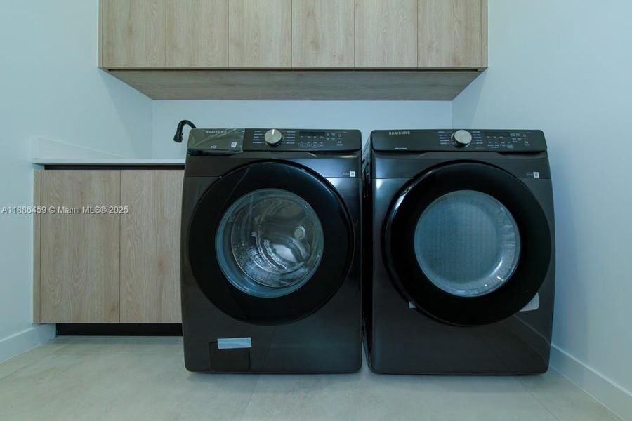 Close-up of interior finishes inside a home in , Cape Coral (Image 18). Close-up of interior finishes inside a home in , Cape Coral (Image 18).