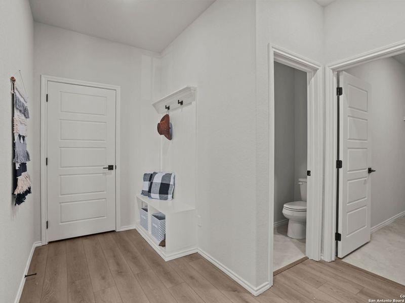 Furnished interior view inside a new home in Hannah Heights, Seguin (Image 33).