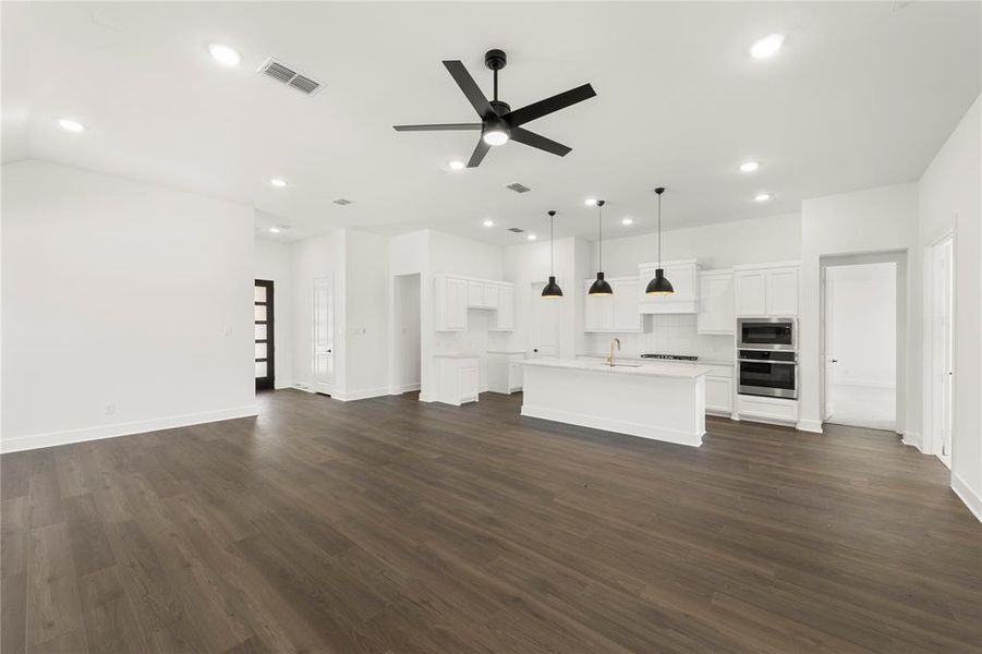 Spacious, unfurnished interior of a new home in Inspiration Collection at Union Park, Little Elm (Image 27).