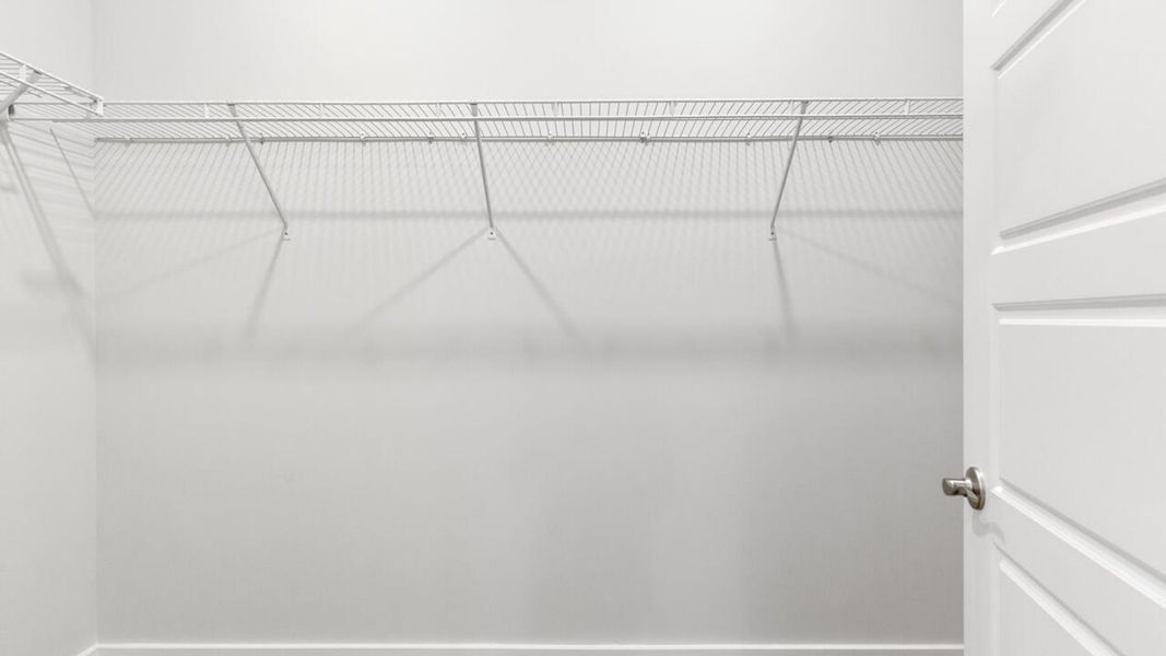 Spacious, unfurnished interior of a new home in Rolling Hills, Bolivia (Image 19).