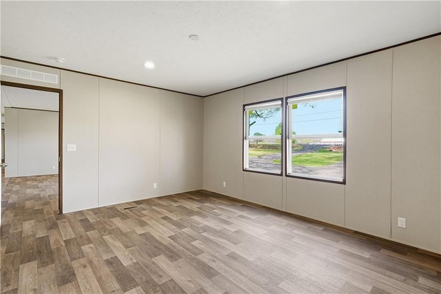 Spacious, unfurnished interior of a new home in , Franklin (Image 34).