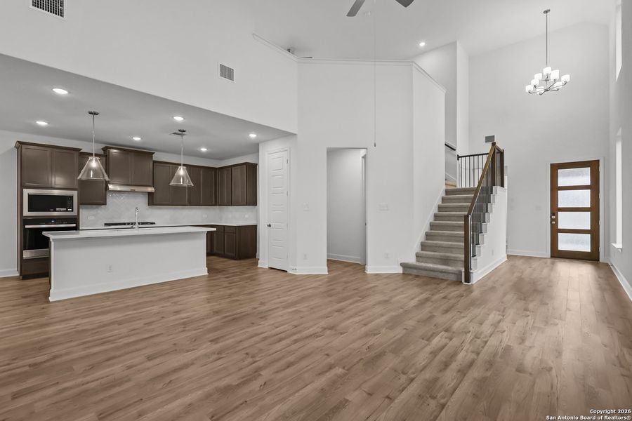 Spacious, unfurnished interior of a new home in Veramendi, New Braunfels (Image 25).
