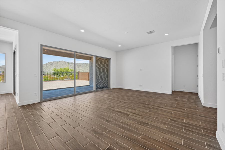 Spacious, unfurnished interior of a new home in Ladera Trails, Queen Creek (Image 17). Spacious, unfurnished interior of a new home in Ladera Trails, Queen Creek (Image 17).