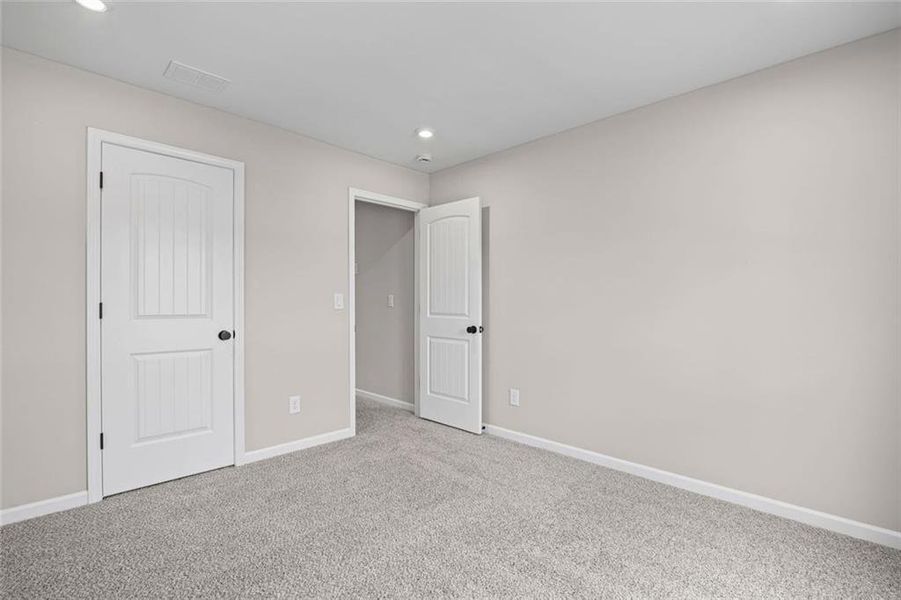 Spacious, unfurnished interior of a new home in Pickens Bluff, Dallas (Image 23).
