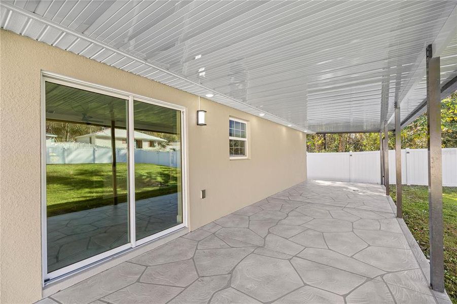 Exterior details and patio area of a home in , Belleview (Image 22).