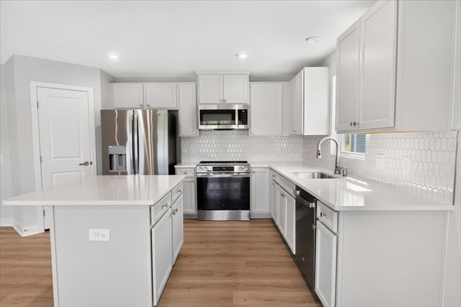 Furnished interior view inside a new home in Waverly Springs, Woodruff (Image 8).