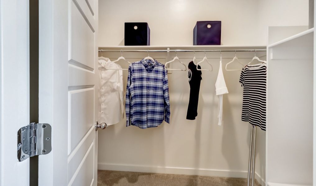 Primary suite walk-in closet