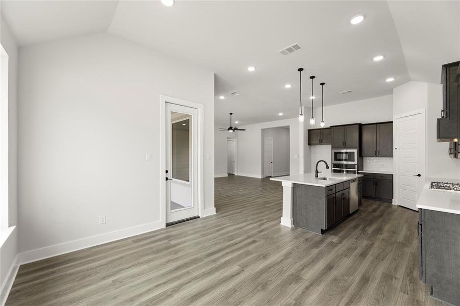 Spacious, unfurnished interior of a new home in Inspiration Collection 60 at Painted Tree, McKinney (Image 11). Spacious, unfurnished interior of a new home in Inspiration Collection 60 at Painted Tree, McKinney (Image 11).