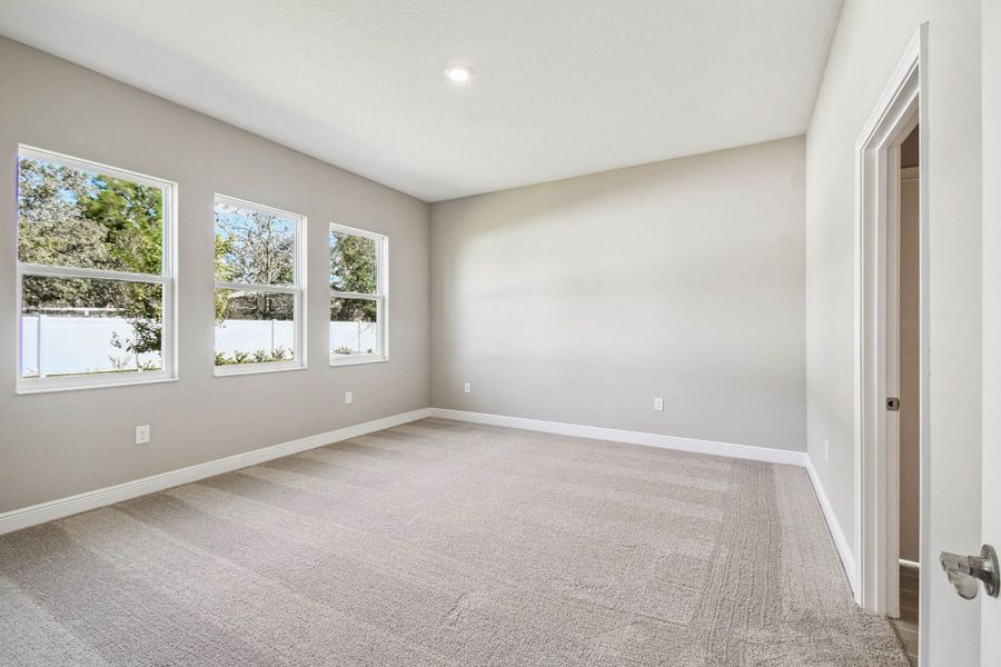 Spacious, unfurnished interior of a new home in Pinecone Reserve, Brooksville (Image 59).