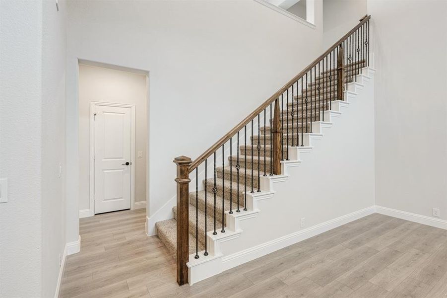 Spacious, unfurnished interior of a new home in Star Ranch, Godley (Image 24).