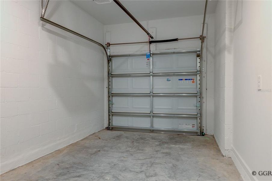 Spacious, unfurnished interior of a new home in , Davenport (Image 21).