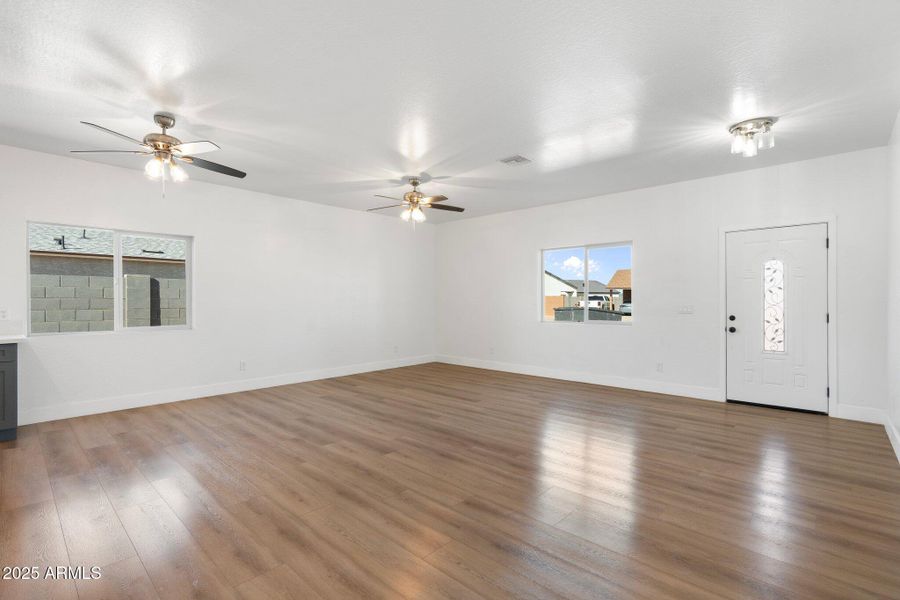 6-web-or-mls-DSC01515 6-web-or-mls-DSC01515