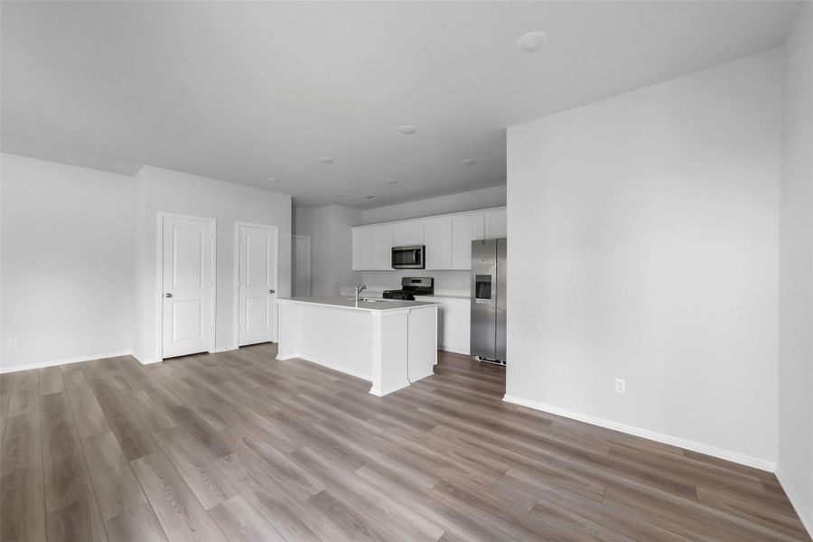 Spacious, unfurnished interior of a new home in Saint Tropez, Houston (Image 27). Spacious, unfurnished interior of a new home in Saint Tropez, Houston (Image 27).