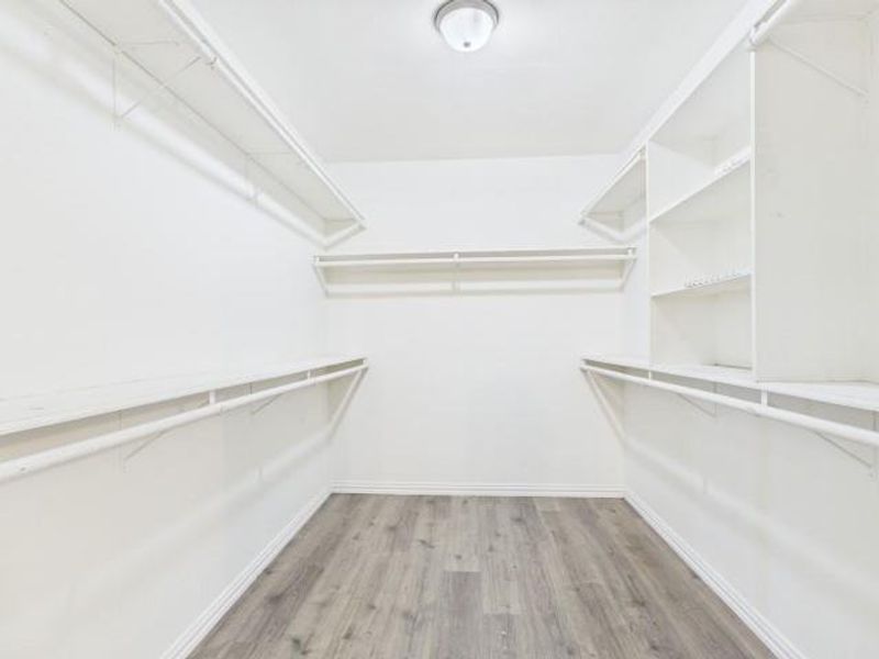 Spacious, unfurnished interior of a new home in , Athens (Image 22).