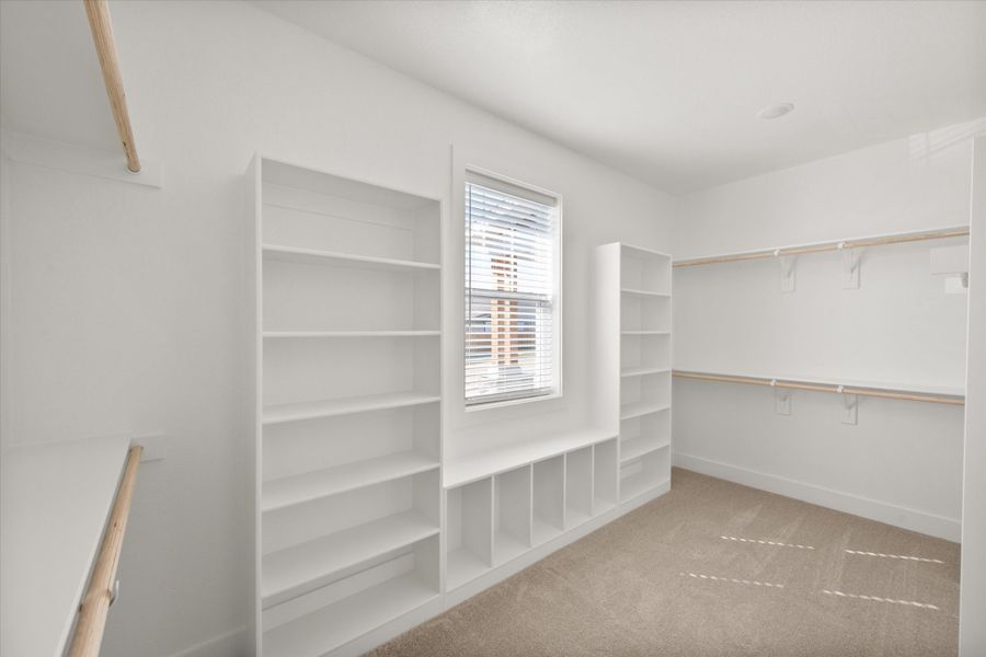 Spacious, unfurnished interior of a new home in Heritage Towne, Midlothian (Image 22).