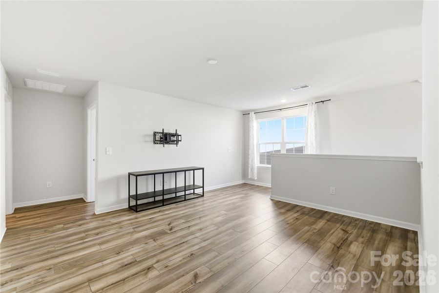 Spacious, unfurnished interior of a new home in Elizabeth, Fort Mill (Image 19).