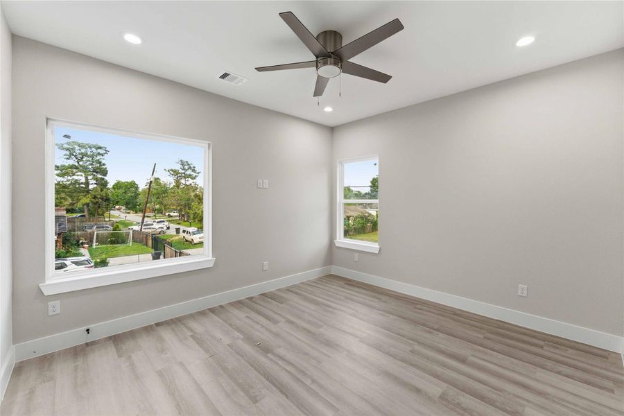 Spacious, unfurnished interior of a new home in , Houston (Image 16).