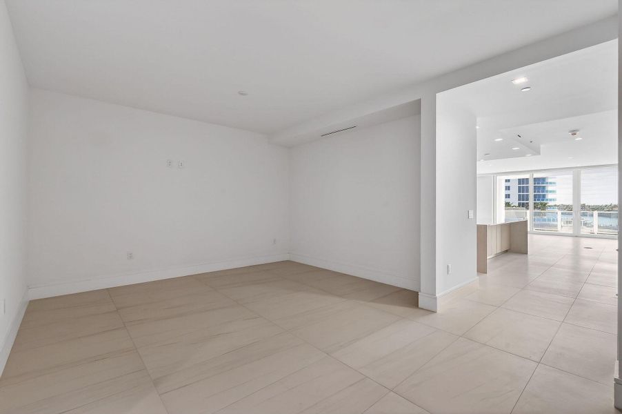 89E0489B-A69A-49FB-B23D-BDA869F1713F