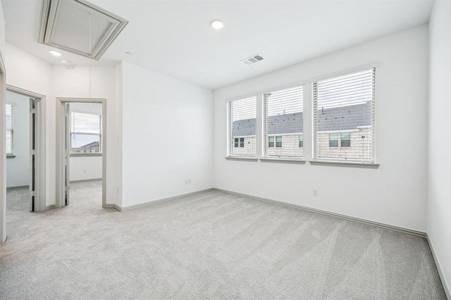 Spacious, unfurnished interior of a new home in , Argyle (Image 20).
