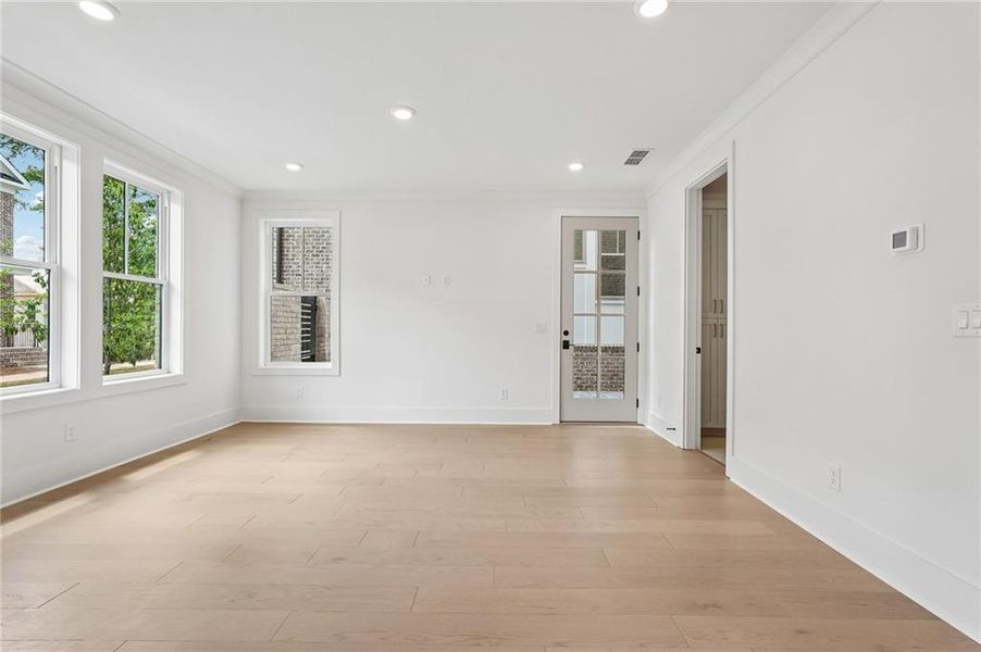 Spacious, unfurnished interior of a new home in Park Walke, Alpharetta (Image 55).