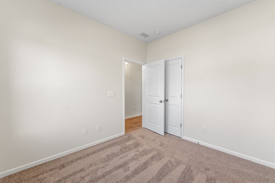 Spacious, unfurnished interior of a new home in Landmark Commons, Boiling Springs (Image 22).