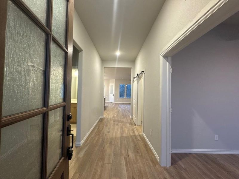 Spacious, unfurnished interior of a new home in Terra Escalante, Blue Ridge (Image 11).