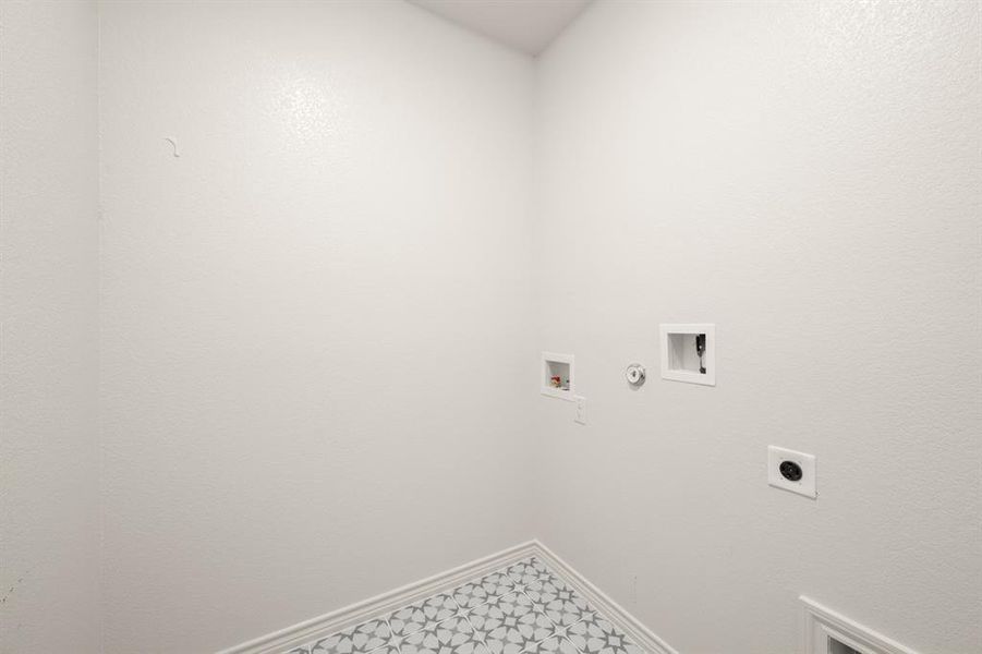 Spacious, unfurnished interior of a new home in Baker Farms, Cleburne (Image 22).