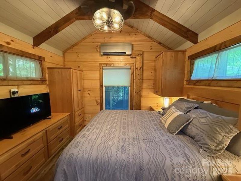 Nice size primary bedroom