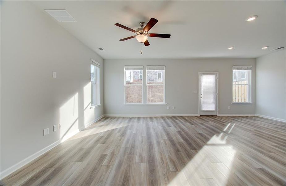 Spacious, unfurnished interior of a new home in Bowers Farm, McDonough (Image 16).