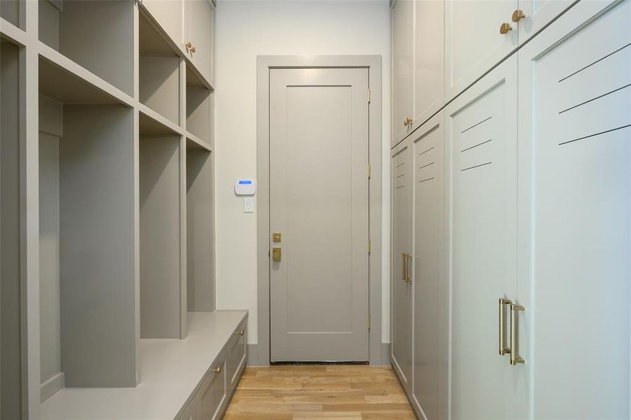 Furnished interior view inside a new home in , Dallas (Image 16). Furnished interior view inside a new home in , Dallas (Image 16).