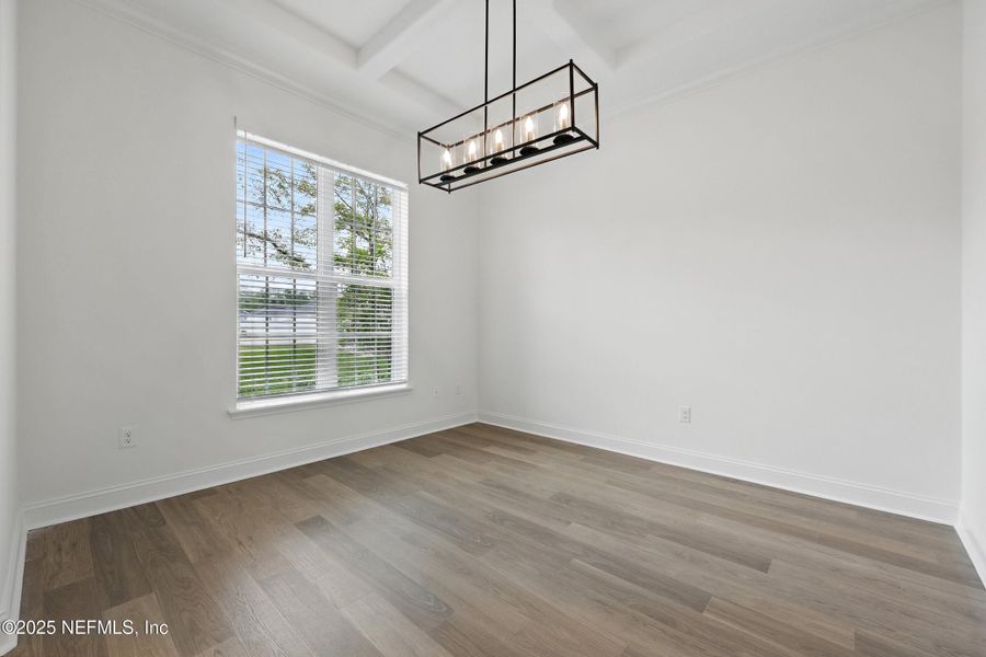Spacious, unfurnished interior of a new home in Goose Creek Estates, Green Cove Springs (Image 19).