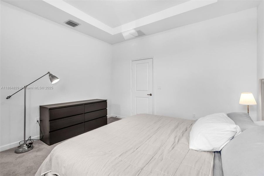 Furnished interior view inside a new home in , Coral Springs (Image 12).