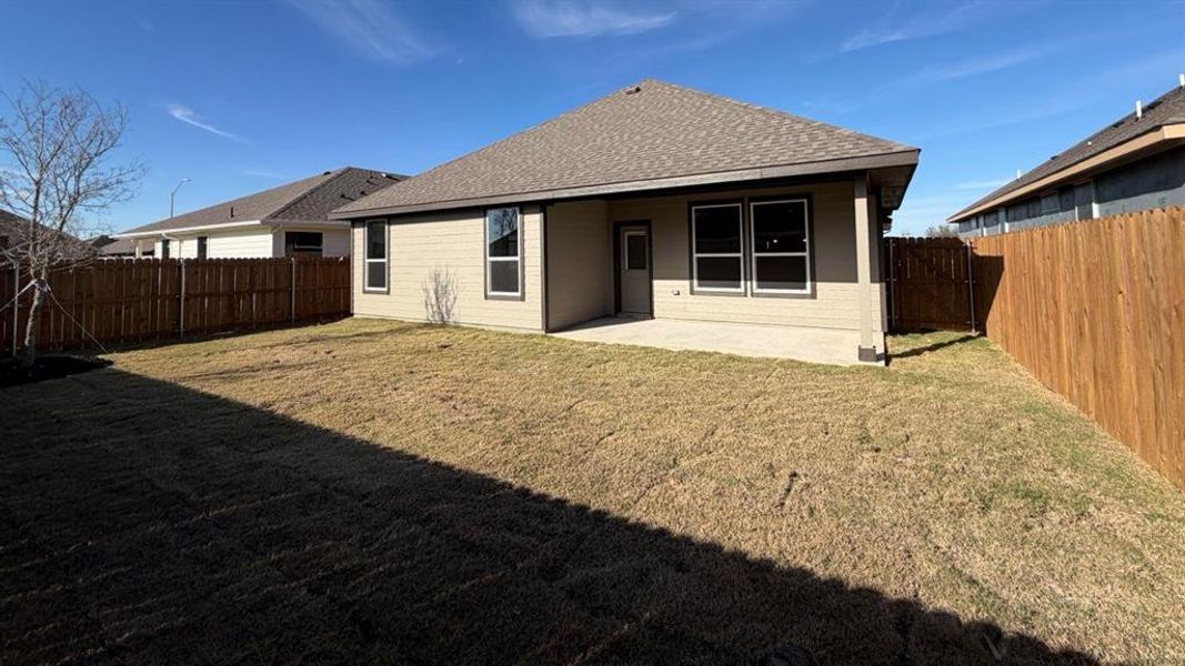 Exterior details and patio area of a home in Rock Creek Ranch, Fort Worth (Image 3).