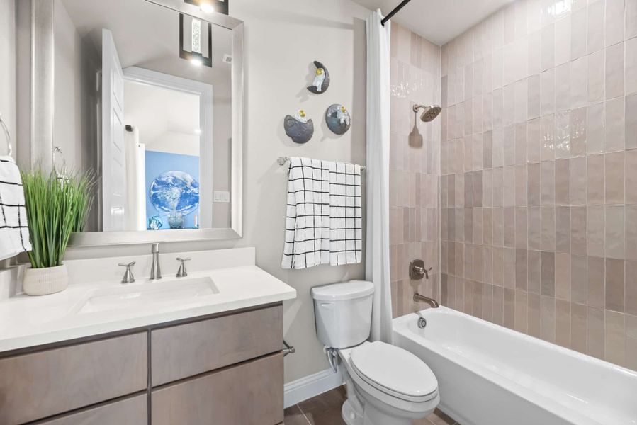 Furnished interior view inside a new home in Sweetgrass, Haslet (Image 31).