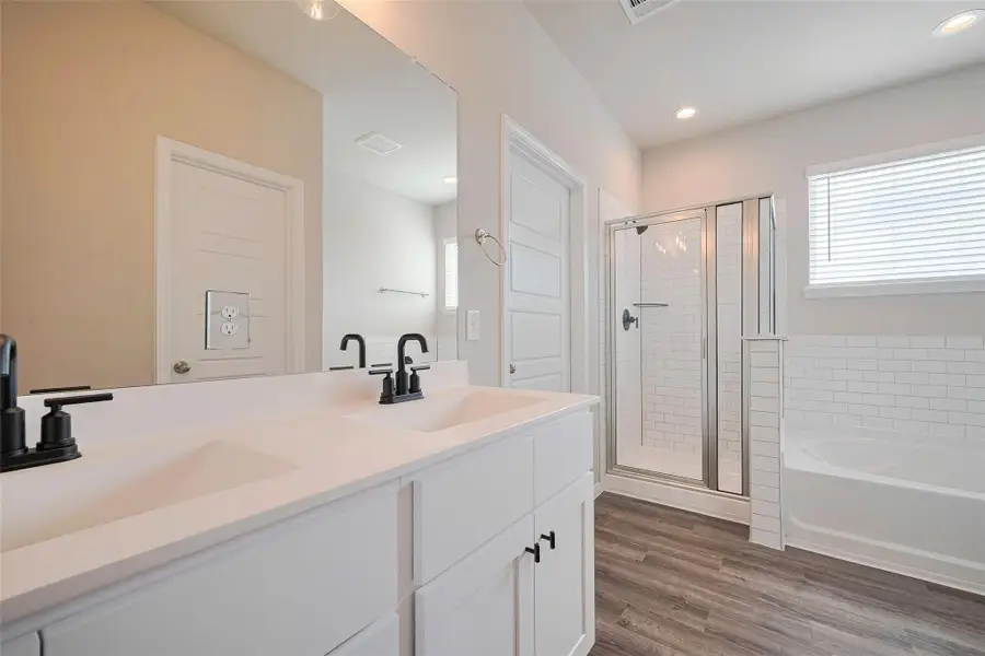 Furnished interior view inside a new home in La Segarra, Brookshire (Image 11).