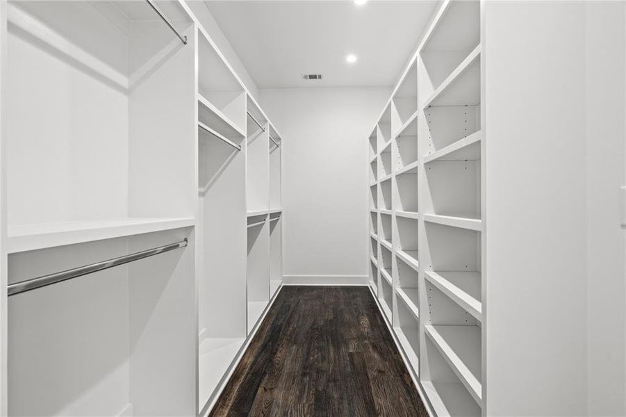 Spacious, unfurnished interior of a new home in , Atlanta (Image 30).